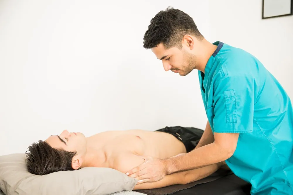 Massage Therapy vs. Physical Therapy: What's the Difference?